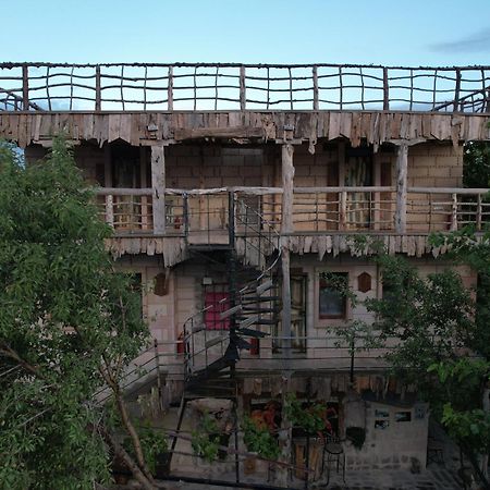Philosophy Hotel Учгісар Екстер'єр фото