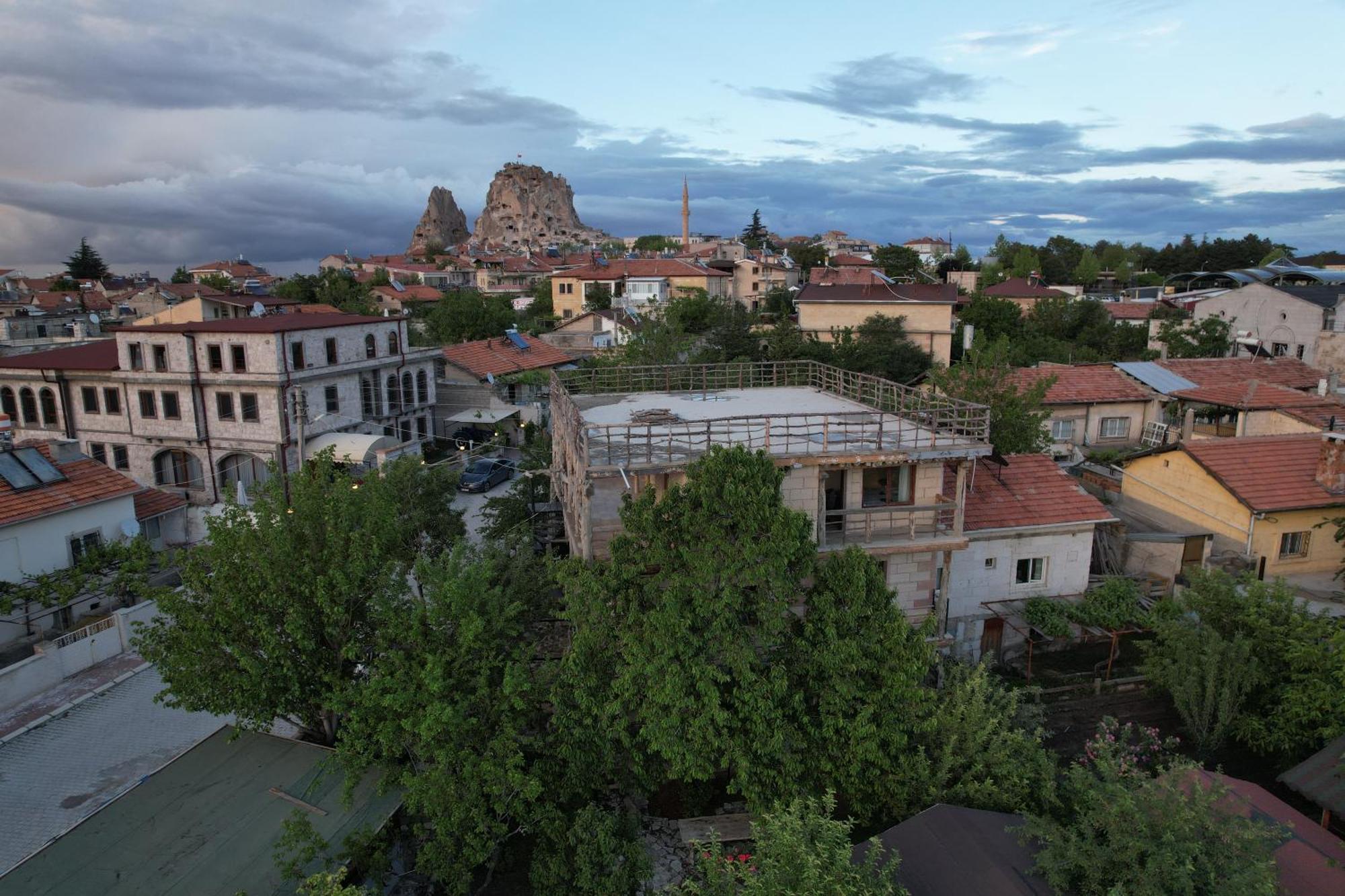 Philosophy Hotel Учгісар Екстер'єр фото