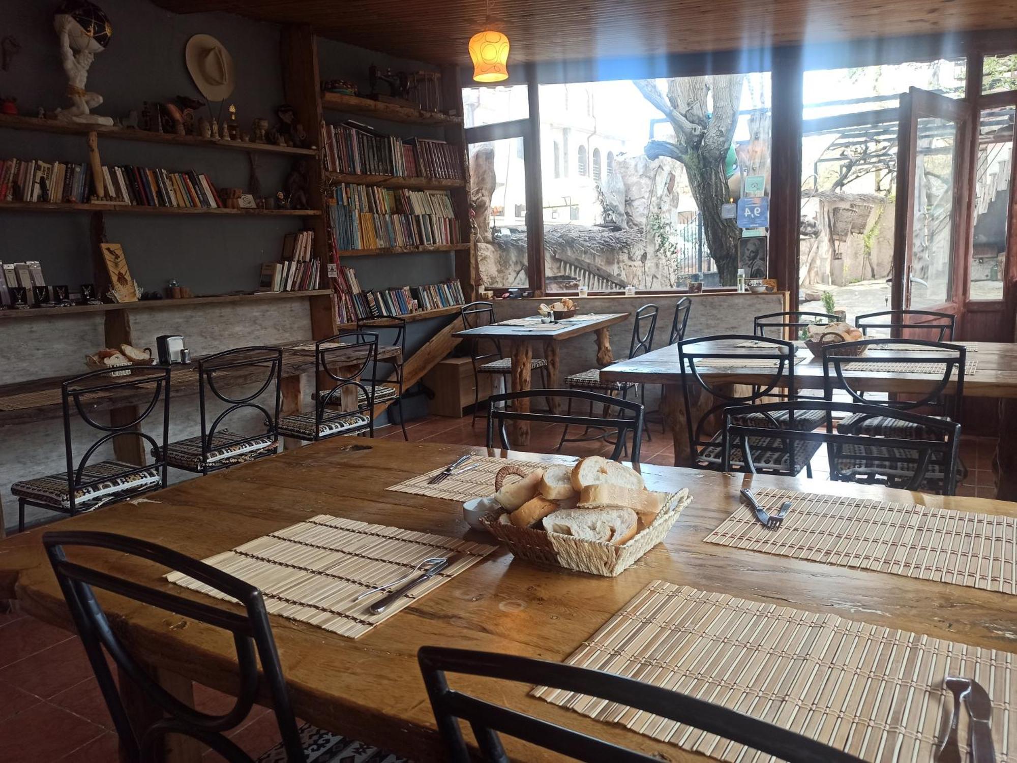 Philosophy Hotel Учгісар Екстер'єр фото