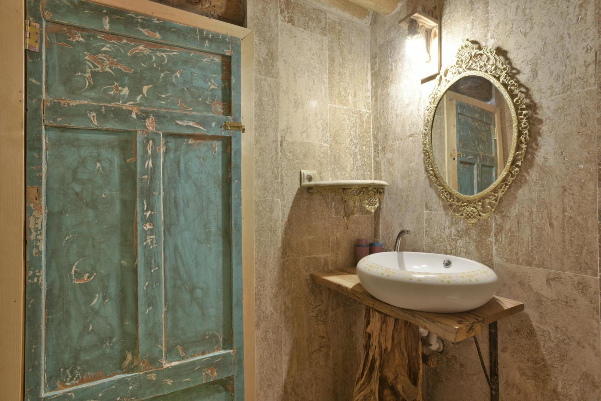 Philosophy Hotel Учгісар Екстер'єр фото